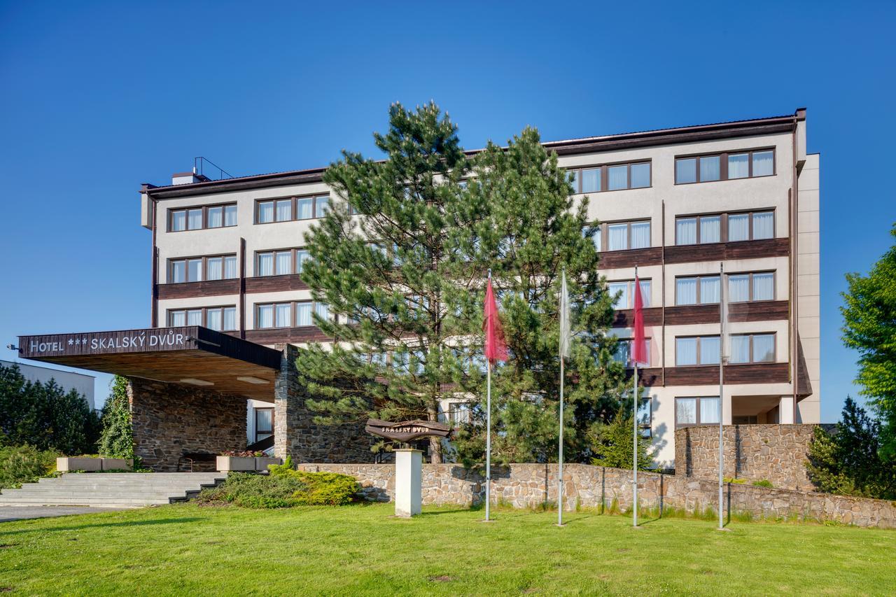 Hotel Skalsky Dvur Bystrice nad Pernstejnem Dış mekan fotoğraf